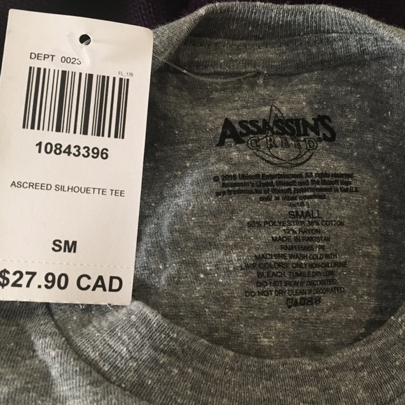 NWT Assassin's Creed t-shirt size S. MOVING SALE - LAST CHANCE - Picture 5 of 9